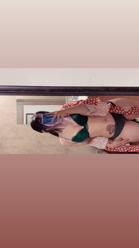 cclaudiazz (claudia) OnlyFans content 

 picture 2