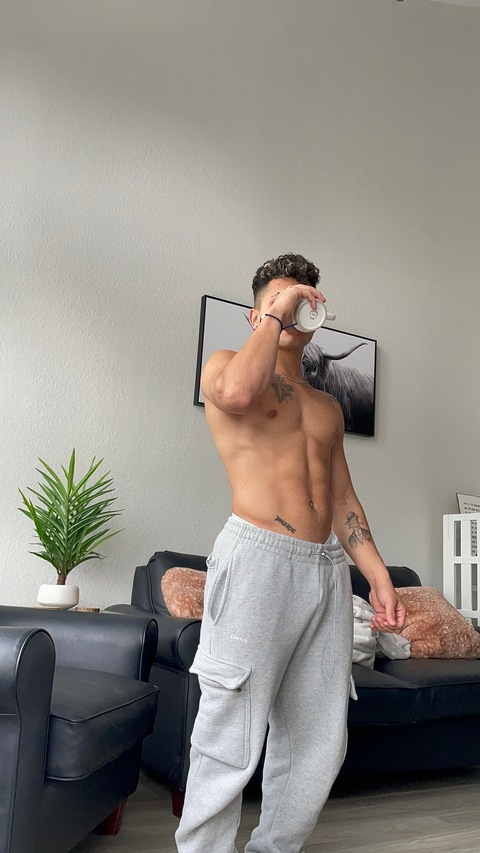 Download chamitocelli OnlyFans videos and photos free 

 picture 2