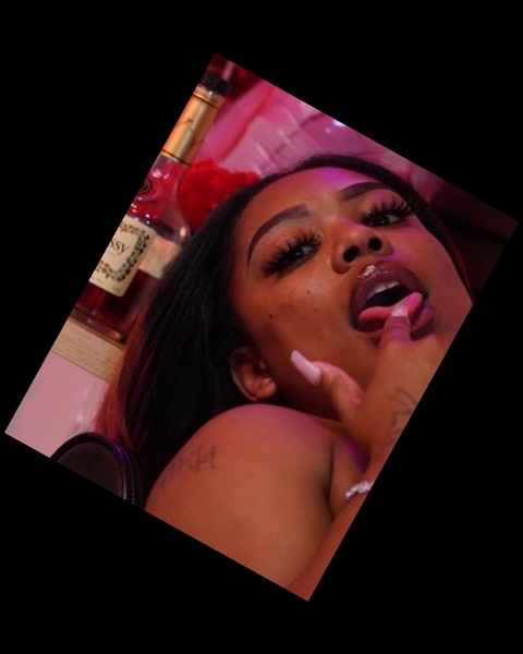 champangepain (Champange pain) OnlyFans content 

 picture 2