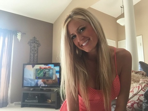 chanel_z OnlyFans Leak 

 picture 2