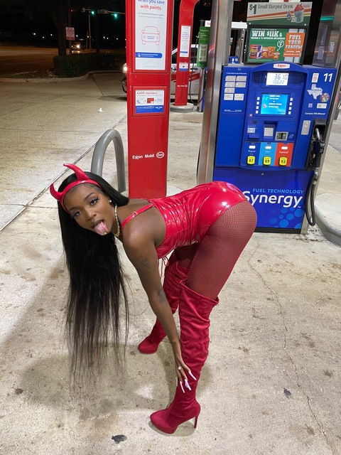 chanelbabee21 OnlyFans Leak 

 picture 2