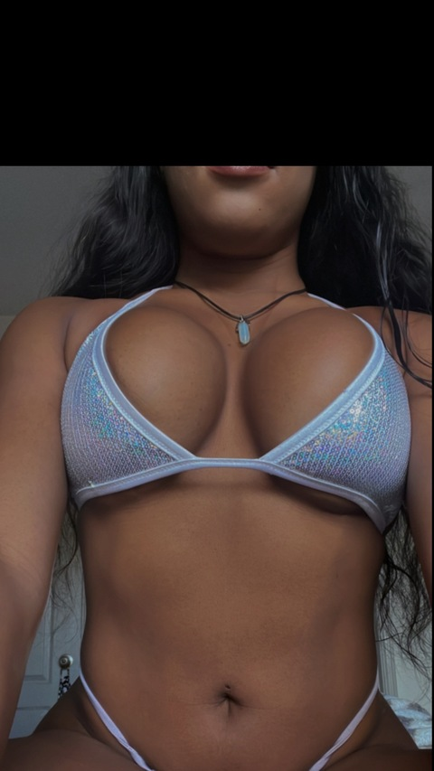 chanelchanel21 OnlyFans Leaked (10 Photos and 10 Videos) 

 picture 2