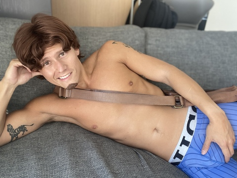charliecastles OnlyFans Leak (623 Photos and 36 Videos) 

 picture 2