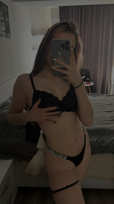 cherrrrrrrrr (Cherrr_) free OnlyFans Leaks 

 picture 2