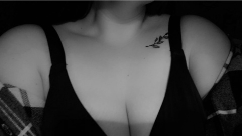 View cherrybabey123 OnlyFans content for free 

 picture 2