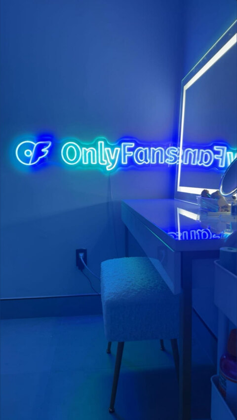 View chloeyummyx OnlyFans videos and photos for free 

 picture 2