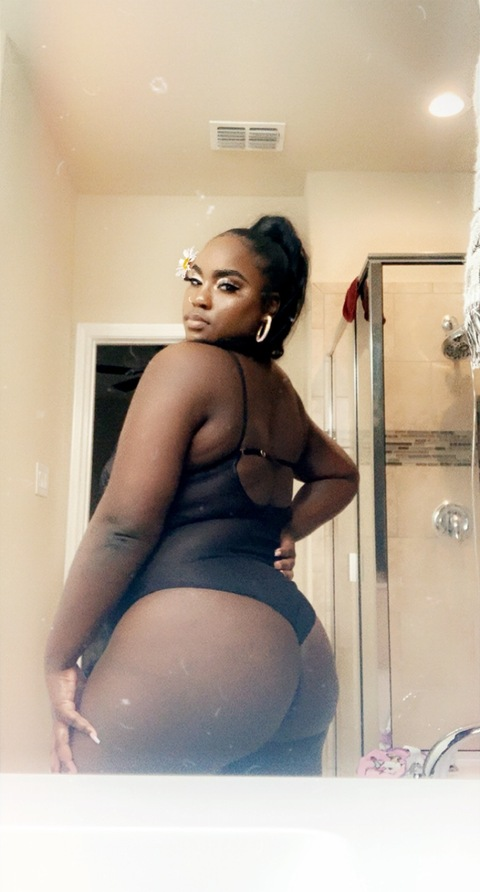 chocolategodess24 (MoMo) free OnlyFans content 

 picture 2