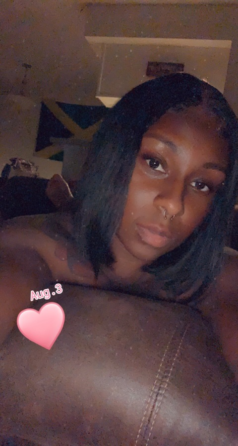 View JamaicanBabyy (chocolatejamaicangyal) OnlyFans 9 Photos and 3 Videos gallery 

 picture 2