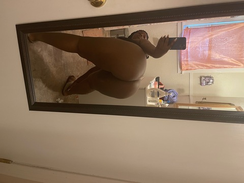 chocolatethemidget OnlyFans Leaked (9 Photos and 25 Videos) 

 picture 2