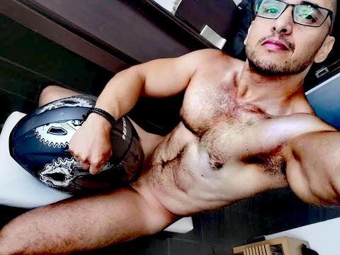 chriscolmed (chris) free OnlyFans Leaked Videos and Pictures 

 picture 2