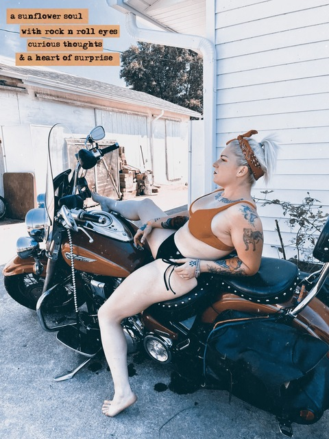 @christinerabbit3 leaked Onlyfans content for free 

 picture 2