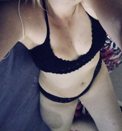 View chubbymumtum OnlyFans videos and photos for free 

 picture 2