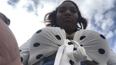 cinderellaimani OnlyFans Leaks (6 Photos and 4 Videos) 

 picture 2