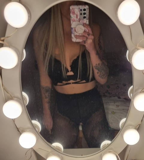 cindergirl69 OnlyFans Leaked (6 Photos and 0 Videos) 

 picture 2