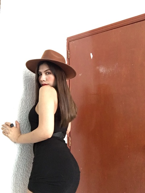 ciniminis1235 OnlyFans Leak (2 Photos and 1 Videos) 

 picture 2