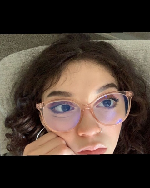 cla1reth3cut13 (CC) OnlyFans content 

 picture 2