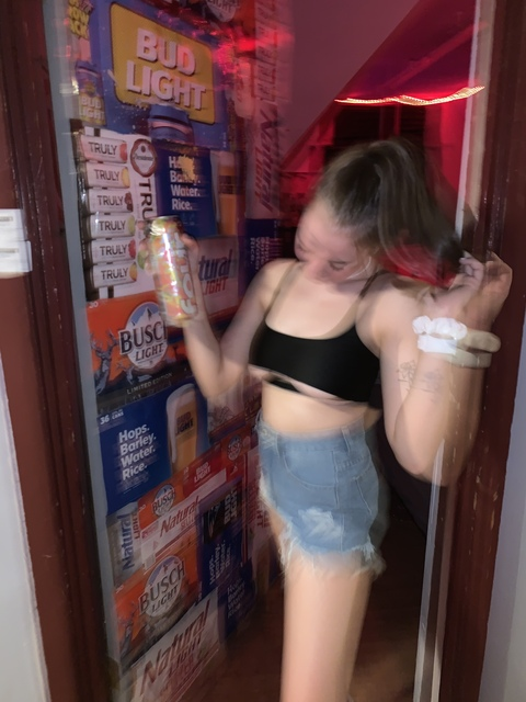 clarabella OnlyFans Leaked (0 Photos and 0 Videos) 

 picture 2
