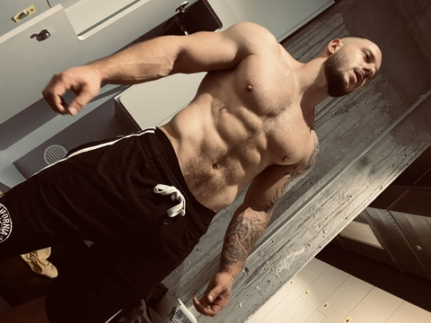 Download claudeloflex OnlyFans content for free 

 picture 2