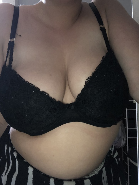 claudiababyyyy (Claudia) OnlyFans Leaked Pictures and Videos 

 picture 2