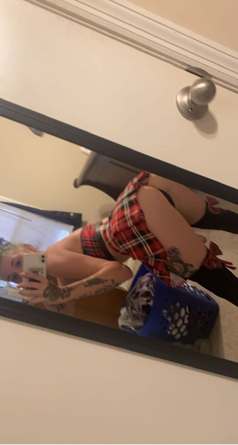 Onlyfans leak cleotrap 

 picture 2