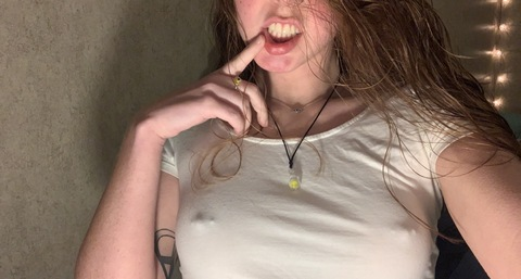 clizzy420 (Lizzy Roberts) OnlyFans Leaked Videos and Pictures 

 picture 2