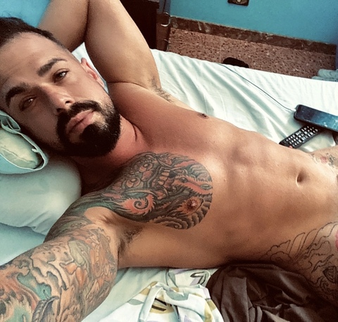 @cmgcristo90 leaks Onlyfans content for free 

 picture 2