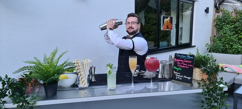 View Ben's Bespoke Cocktails (cocktailsbyben) OnlyFans 3 Photos and 0 Videos for free 

 picture 2