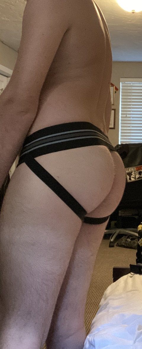 @colbyleatherotter leak Onlyfans content for free 

 picture 2