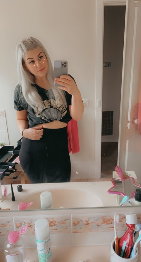 concreteblondee OnlyFans Leak (24 Photos and 2 Videos) 

 picture 2