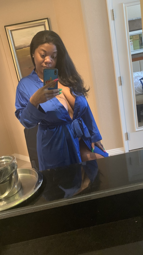 Onlyfans leak cookiesndmilk 

 picture 2
