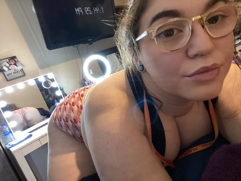 View Lola Leigh (coolcatlola) OnlyFans 11 Photos and 4 Videos leaked 

 picture 2