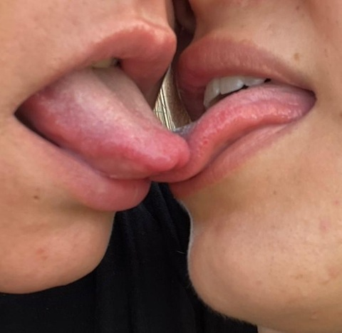 View coppiadilesbic1 OnlyFans videos and photos for free 

 picture 2