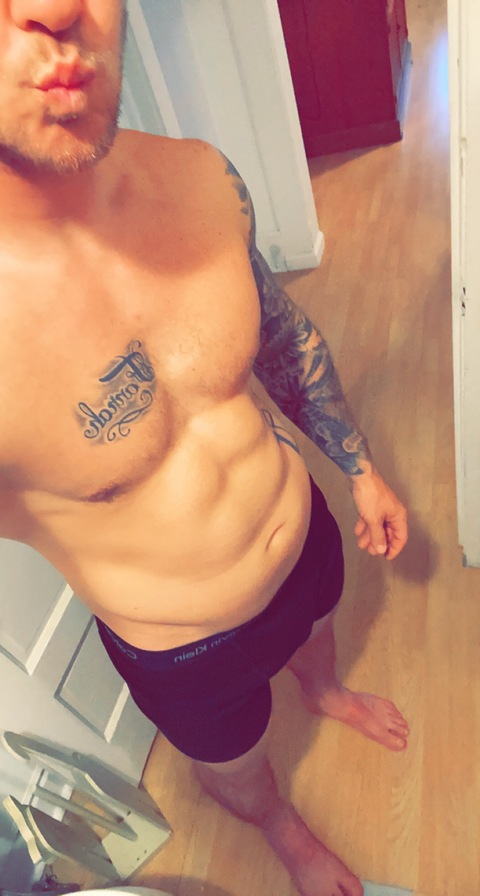 View countrybobby (Bobby) OnlyFans 50 Photos and 4 Videos for free 

 picture 2