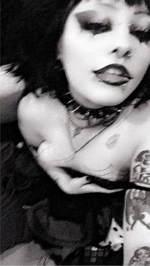 @cryptsnscreams leaks Onlyfans videos for free 

 picture 2