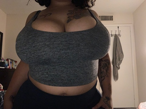 cubanaredd21 (Cubanaredd) OnlyFans content 

 picture 2