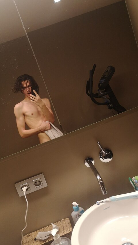 cubby4u.luke OnlyFans Leak (63 Photos and 22 Videos) 

 picture 2