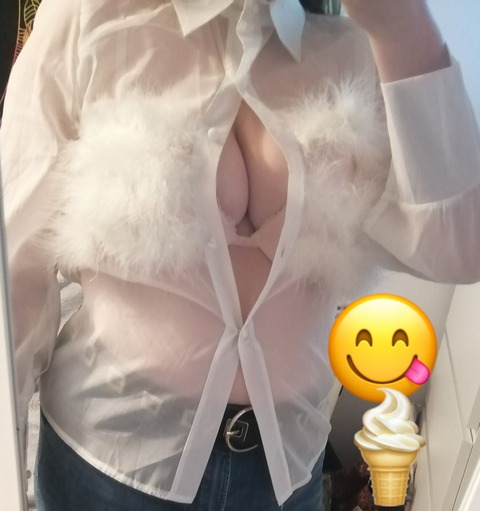 cupcake505050 (cupcake) OnlyFans Leaks 

 picture 2