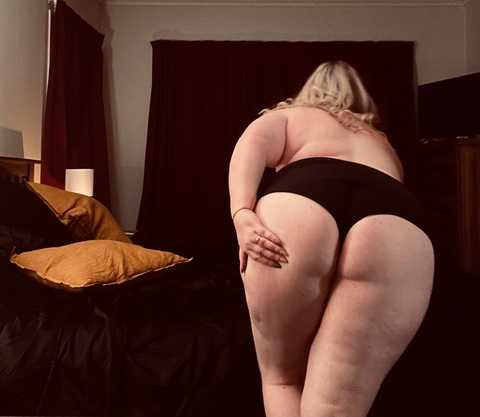 Download curvyqueen29 OnlyFans videos and photos free 

 picture 2