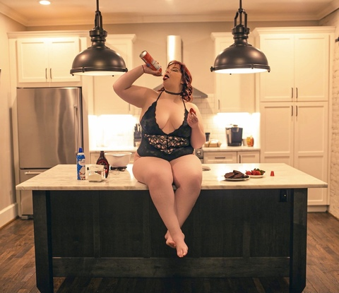 View curvyred167087 OnlyFans content for free 

 picture 2