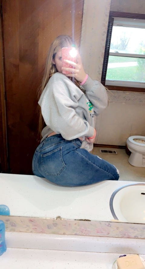 View Courtny Weeks (cweekz22) OnlyFans 5 Photos and 4 Videos for free 

 picture 2