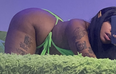 cyberelf420 (dubz💚) OnlyFans Leaked Content 

 picture 2