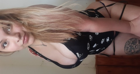 View daani21 OnlyFans content for free 

 picture 2