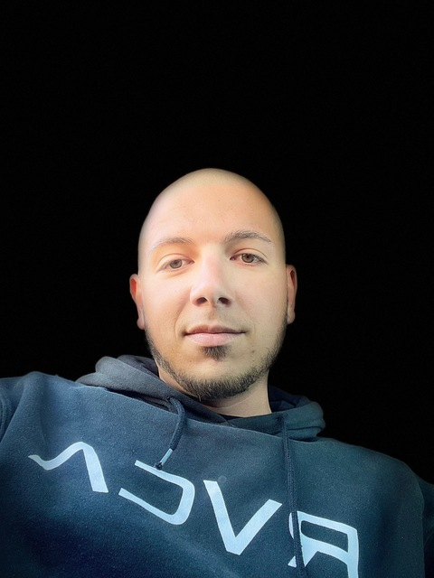 @dadbodkyle leak Onlyfans videos free 

 picture 2