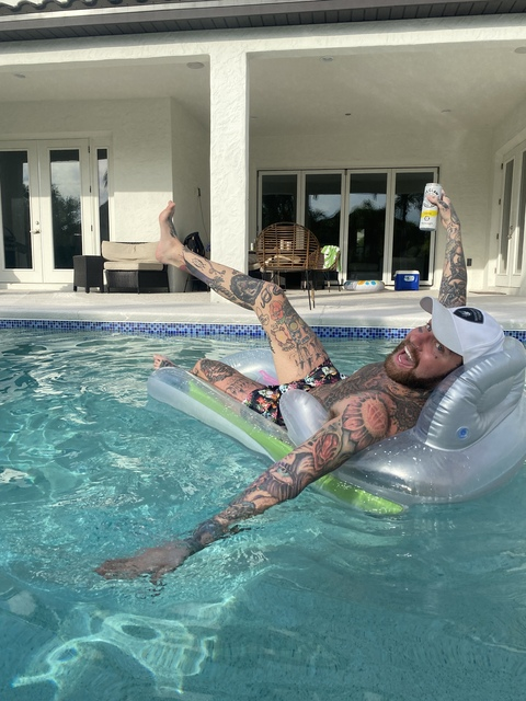 daddyfronzfree (Daddy Fronz) OnlyFans content 

 picture 2