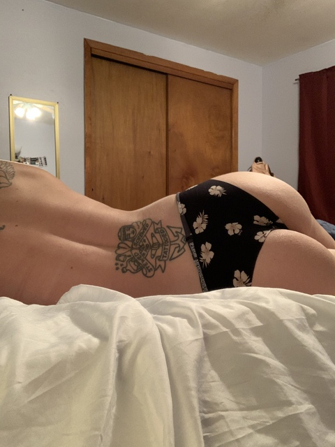 Onlyfans free content danielleshooter 

 picture 2