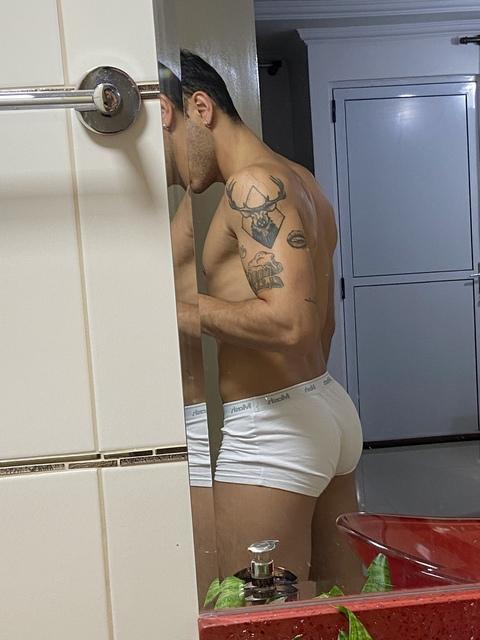 Onlyfans leak daniielbrito 

 picture 2