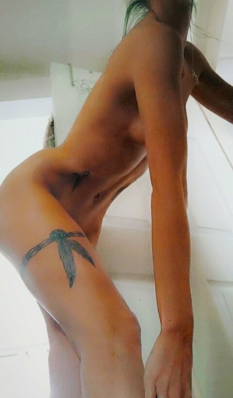 Onlyfans leaks danniiands 

 picture 2