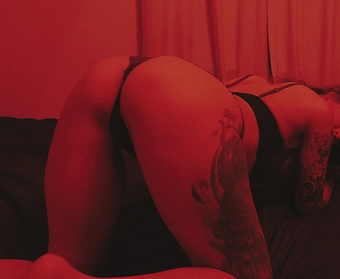 daphne.black OnlyFans Leaked 

 picture 2