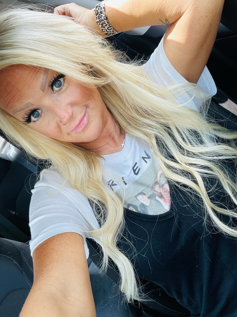 Download daphnelove1974 OnlyFans videos and photos for free 

 picture 2