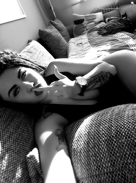 View Iry Geller (davira) OnlyFans 8 Photos and 0 Videos leaks 

 picture 2
